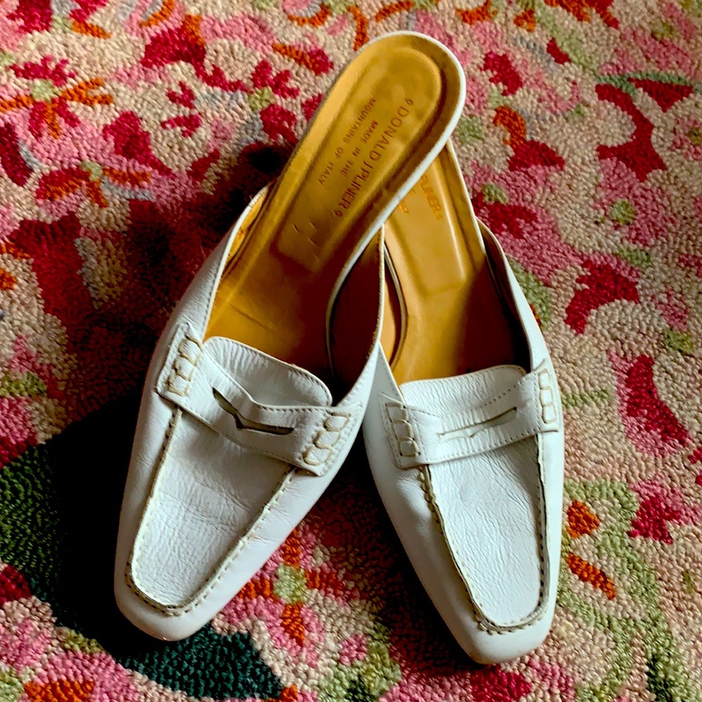 Donald J Pliner size 9 slip on